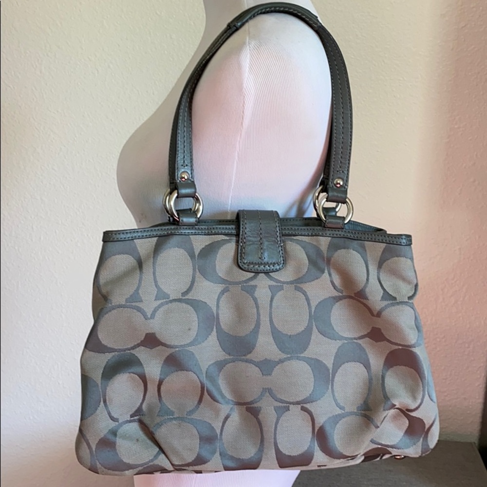 Gray signature Coach handbag - Picture 6 of 8